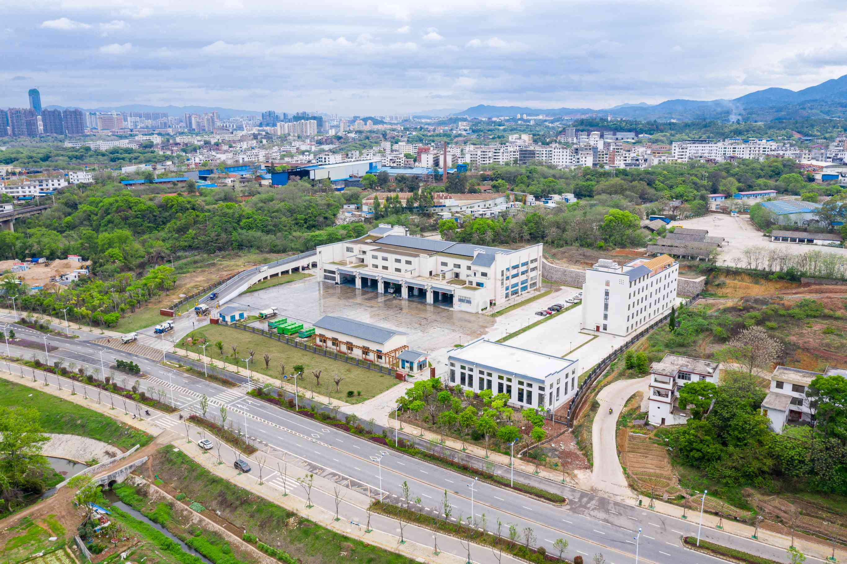 赣州市生活垃圾转运中心.jpg